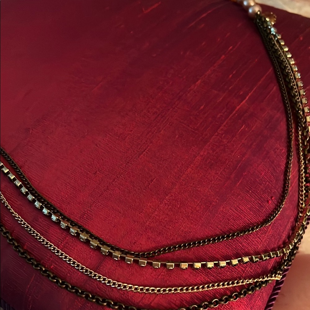 Elegant Red Women's Bag with Chain Accents